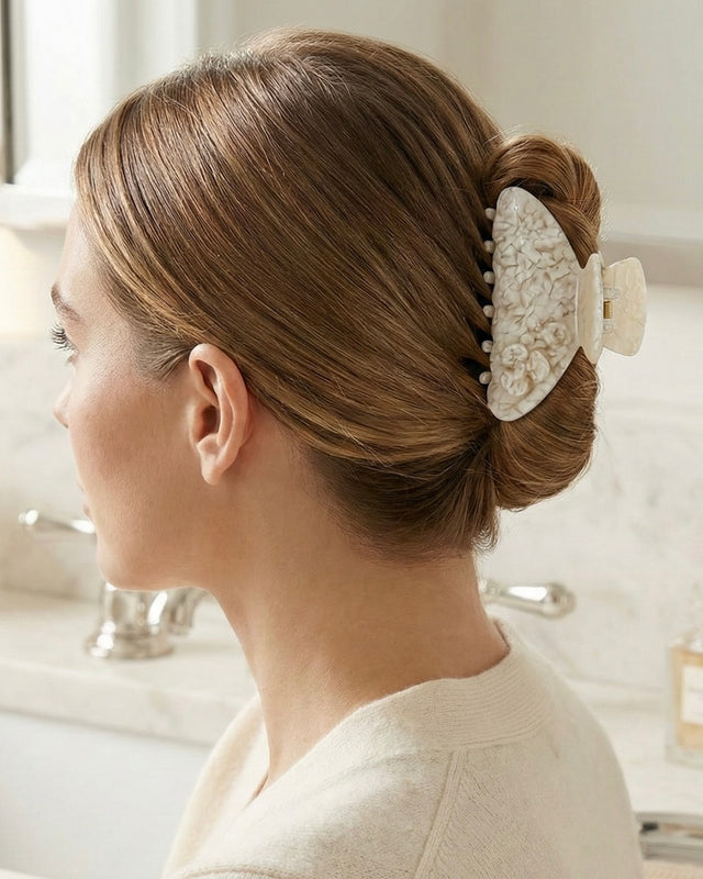 Elara Acetate Claw - Iced Snowflake