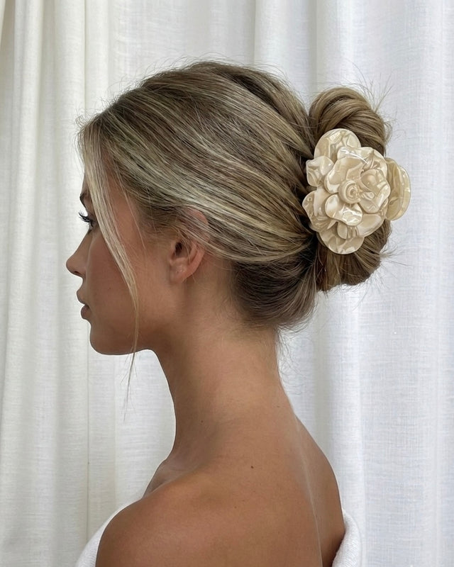 Margaux Acetat-Haarspange – Butter Cream